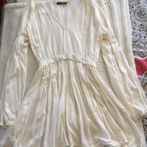 Brandy Melville white long sleeve dress